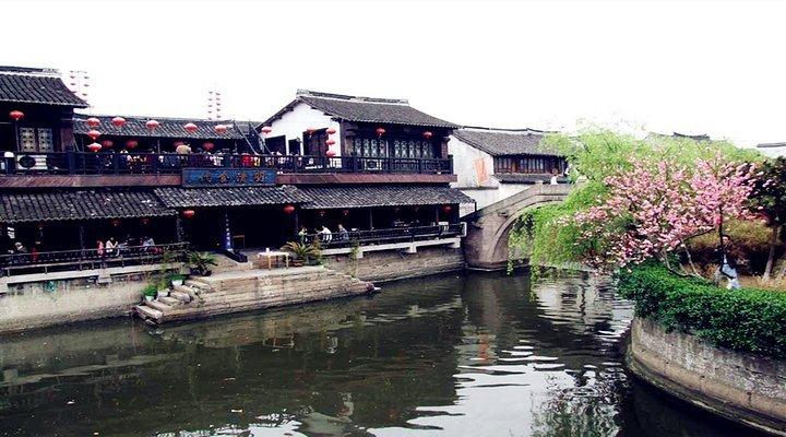 国内全年消费金饰2820亿,黄金股去年业绩普增